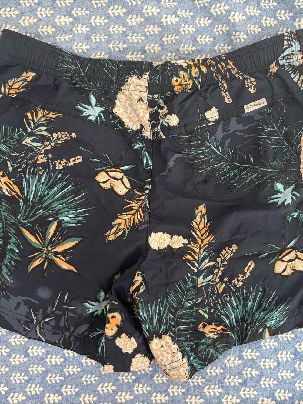 Columbia Black Floral-Print Women's Beach Shorts never worn